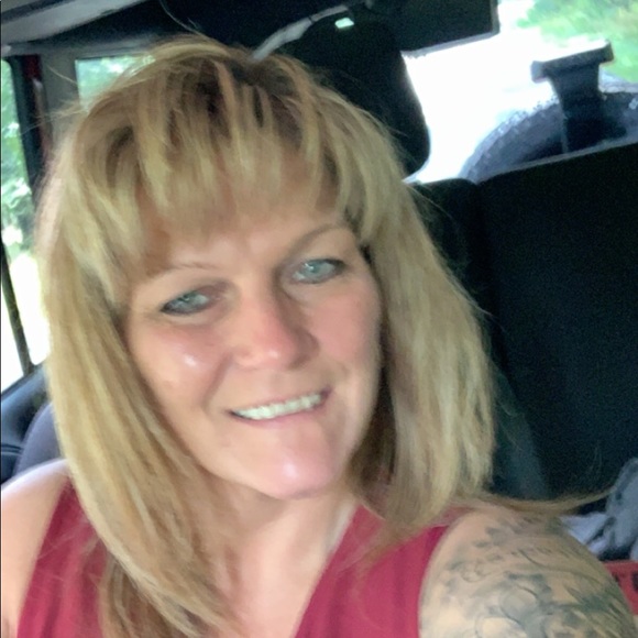 Meet your Posher, Tracy - Picture 1 of 1